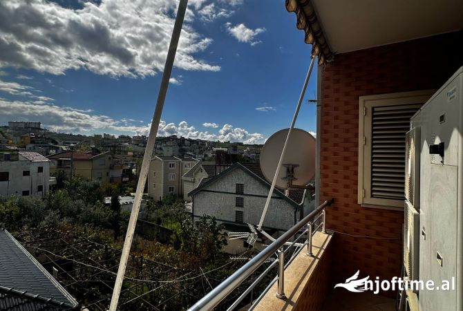 Appartamento in vendita a Tirana 3+1, Arredato