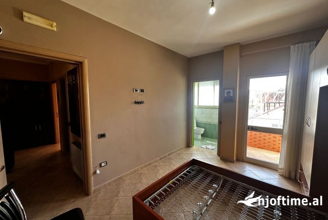 Appartamento in vendita a Tirana 3+1, Arredato