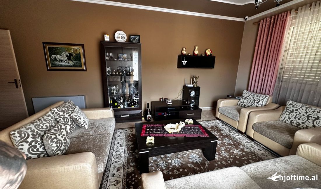 Appartamento in vendita a Tirana 3+1, Arredato