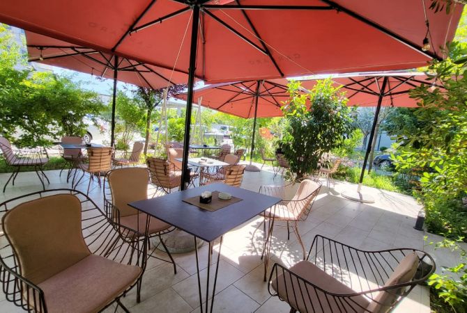 Lokal me Qira – 1350 m2 – Kinostudio – I Gatshem per Biznes