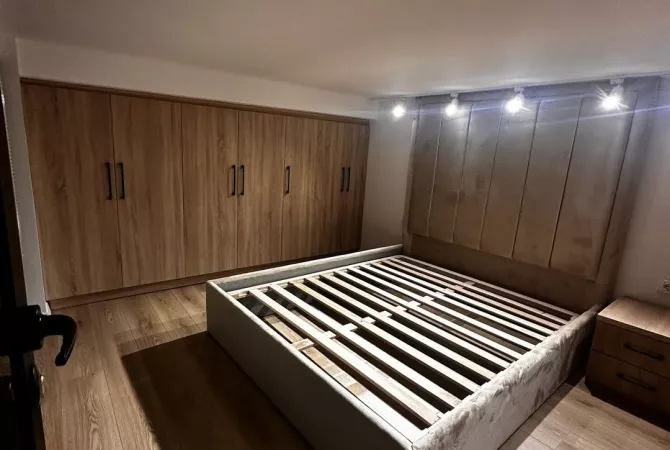 Shtepi ne shitje Duplex(shtepi me 2 kate) ne Tirane, 1+1, Mobilimi E mobiluar, Pagesa 10,500,000  Leke.