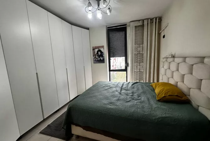 Shtepi ne shitje Apartament ne Tirane, 2+1, Mobilimi E mobiluar, Pagesa 140,000  Euro.