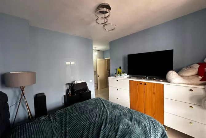 Shtepi ne shitje Apartament ne Tirane, 2+1, Mobilimi E mobiluar, Pagesa 140,000  Euro.