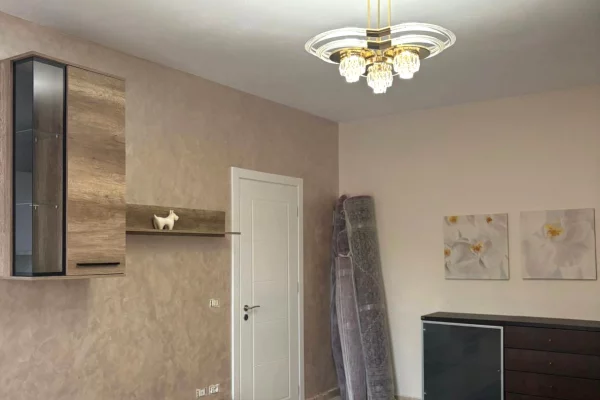 Shtepi me qera Apartament ne Tirane, 2+1, Mobilimi E mobiluar, Pagesa 600  Euro.