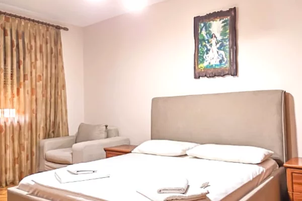 Shtepi me qera 2+1 ne Tirane - 700 Euro