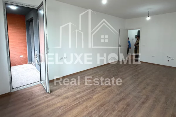 Appartamento in vendita a Tirana 1+1, Vuoto