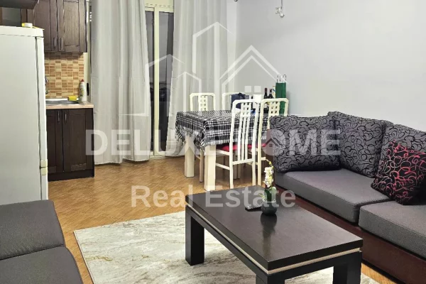 Shtepi me qera Apartament ne Tirane, 2+1, Mobilimi E mobiluar, Pagesa 45,000  Leke.