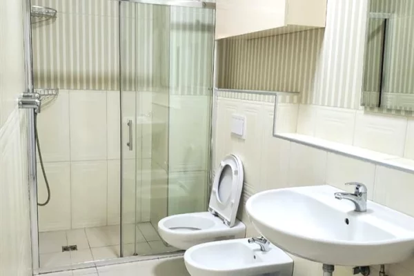 Shtepi me qera Apartament ne Tirane, 2+1, Mobilimi E mobiluar, Pagesa 900  Euro.