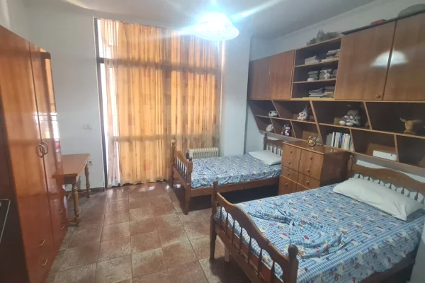 Shtepi me qera Apartament ne Tirane, 2+1, Mobilimi E mobiluar, Pagesa 600  Euro.