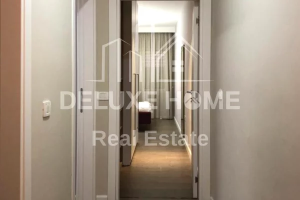 Duplex (casa a 2 piani) in vendita a Tirana 2+1, Arredato