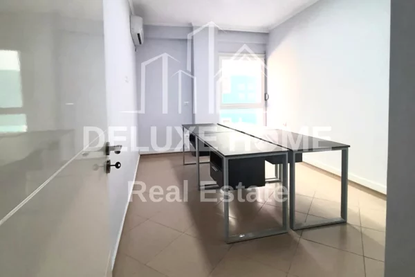 Shtepi me qera Apartament ne Tirane, 2+1, Mobilimi Pjeserisht e mobiluar, Pagesa 80,000  Leke.