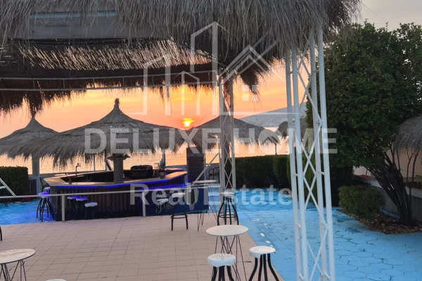 Ambient biznesi me qera 2+1 ne Sarande - 330,000 Leke