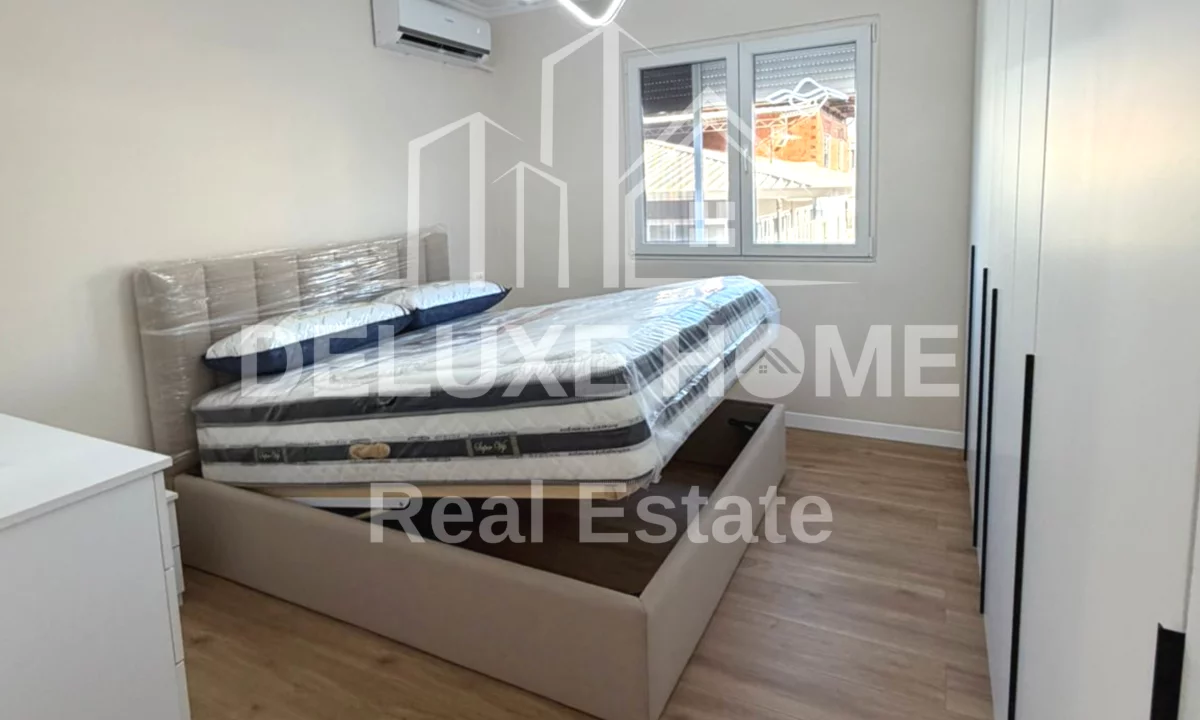 Shtepi ne shitje Apartament ne Tirane, 1+1, Mobilimi E mobiluar, Pagesa 122,000  Euro.