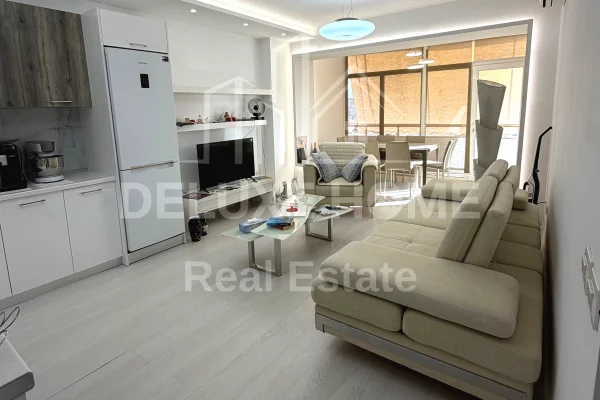 Shtepi ne shitje Apartament ne Tirane, 1+1, Mobilimi E mobiluar, Pagesa 145,000  Euro.