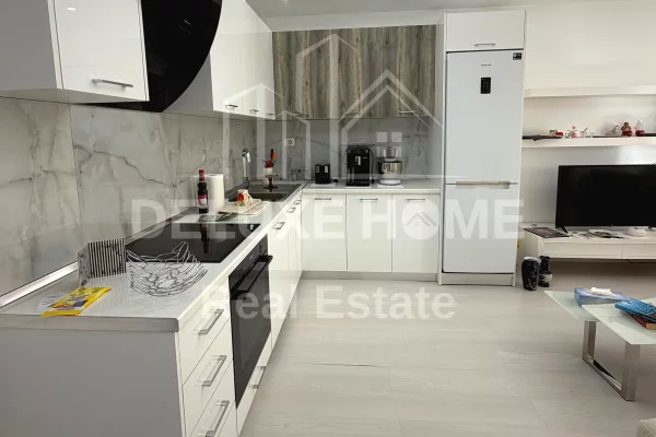 Shtepi ne shitje Apartament ne Tirane, 1+1, Mobilimi E mobiluar, Pagesa 145,000  Euro.