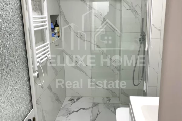 Appartamento in affitto a Tirana 2+1, Arredato