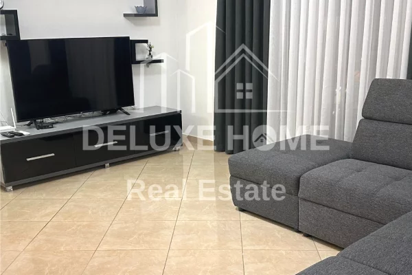 Shtepi me qera Apartament ne Tirane, 2+1, Mobilimi E mobiluar, Pagesa 800  Euro.