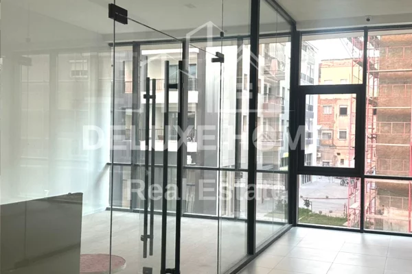 Ambient biznesi me qera 3+1 ne Tirane - 600 Euro