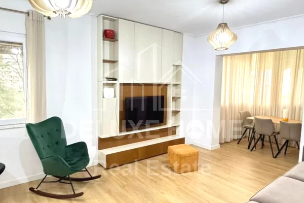 Shtepi me qera Apartament ne Tirane, 2+1, Mobilimi E mobiluar, Pagesa 720  Euro.