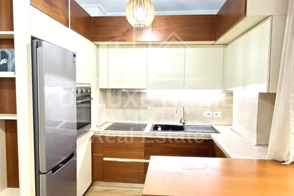 Shtepi me qera Apartament ne Tirane, 2+1, Mobilimi E mobiluar, Pagesa 720  Euro.