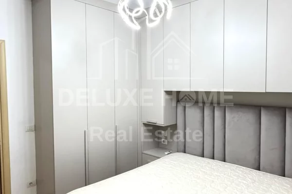 Shtepi me qera Apartament ne Tirane, 2+1, Mobilimi E mobiluar, Pagesa 720  Euro.