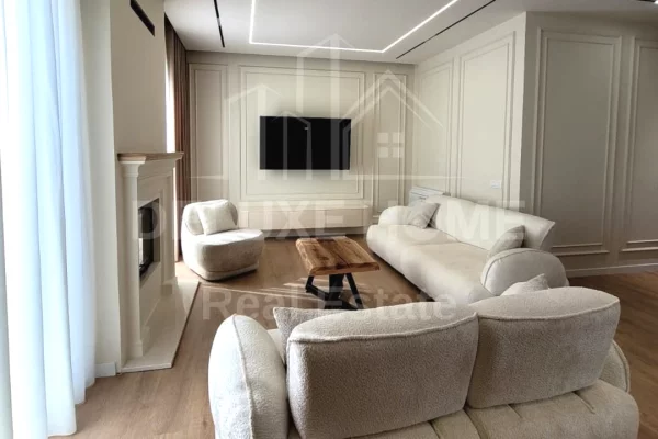 Shtepi me qera Vila Luksoze ne Tirane, 2+1, Mobilimi E mobiluar, Pagesa 5,000  Euro.