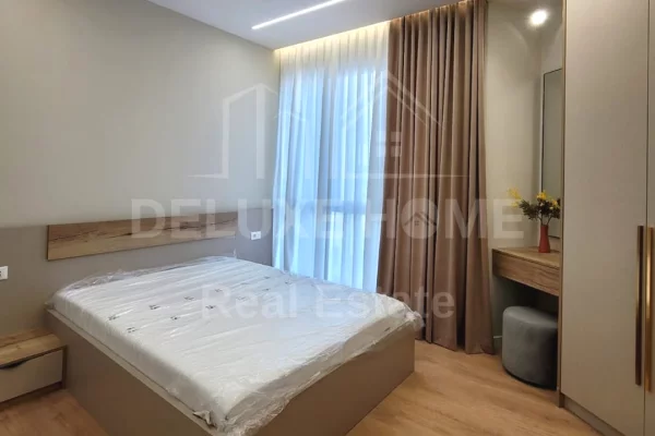 Shtepi me qera Vila Luksoze ne Tirane, 2+1, Mobilimi E mobiluar, Pagesa 5,000  Euro.