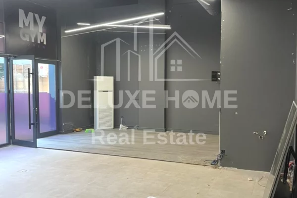  Dyqan me Qira – Rruga Barrikadave