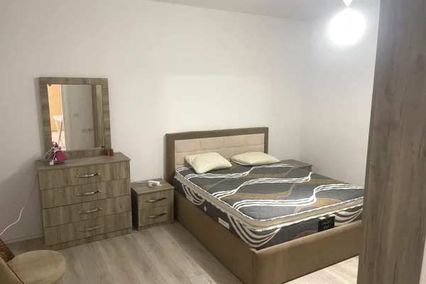 🏡 Jepet me Qera Apartament 1+1 te Rruga Haxhi Hysen Dalliu