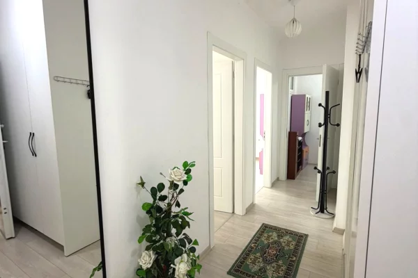 Shtepi me qera Apartament ne Tirane, 3+1, Mobilimi E mobiluar, Pagesa 65,000  Leke.