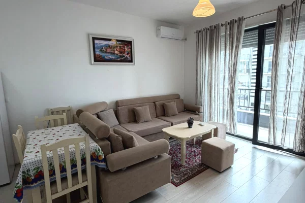 Shtepi me qera Apartament ne Tirane, 3+1, Mobilimi E mobiluar, Pagesa 65,000  Leke.