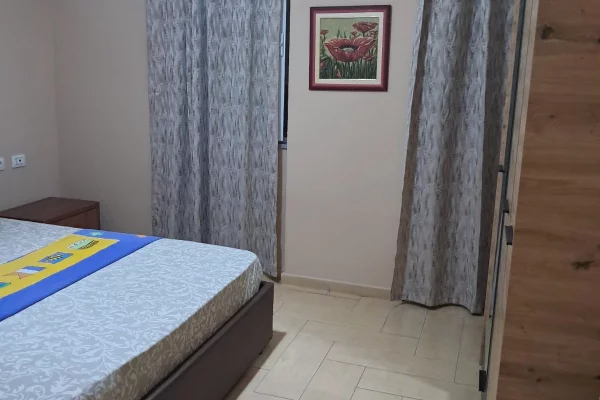 Shtepi me qera Apartament ne Tirane, 1+1, Mobilimi E mobiluar, Pagesa 500  Euro.