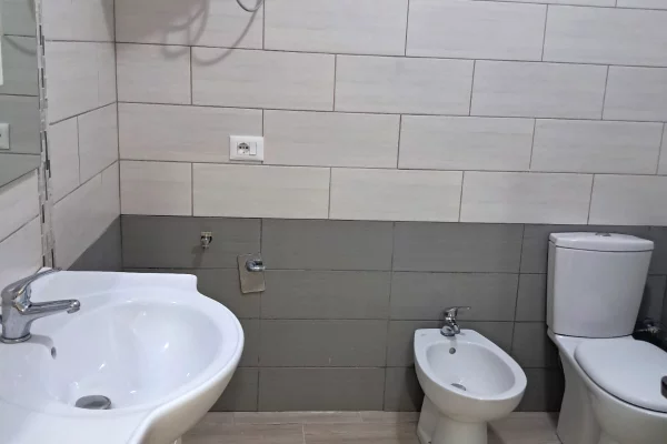 Shtepi me qera Apartament ne Tirane, 1+1, Mobilimi E mobiluar, Pagesa 500  Euro.