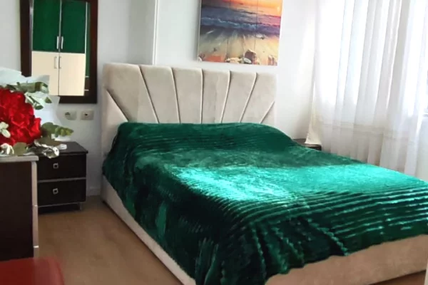 Shtepi ne shitje Apartament ne Tirane, 2+1, Mobilimi E mobiluar, Pagesa 18,800,000  Leke.