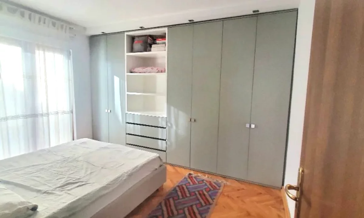 Shtepi me qera Apartament ne Tirane, 1+1, Mobilimi E mobiluar, Pagesa 55,000  Leke.