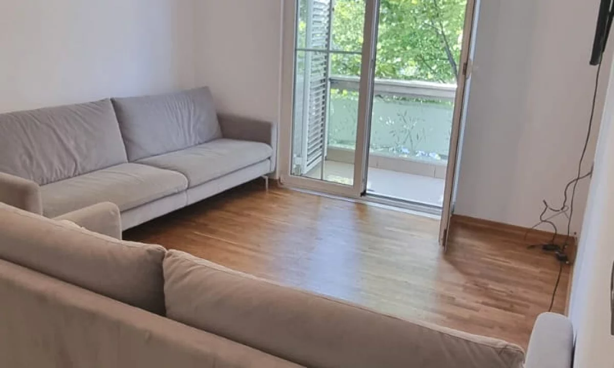 Shtepi me qera Apartament ne Tirane, 2+1, Mobilimi E mobiluar, Pagesa 800  Euro.