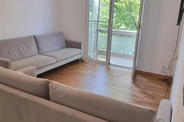 Apartament 2+1 me qera ne Tirane zona Blloku/Garda/Liqeni Artificial/Stadiumi Dinamo