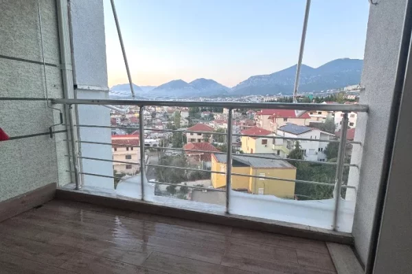 Shtepi me qera Apartament ne Tirane, 1+1, Mobilimi E mobiluar, Pagesa 55,000  Leke.
