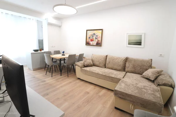 Shtepi me qera Apartament ne Tirane, 1+1, Mobilimi E mobiluar, Pagesa 50,000  Leke.