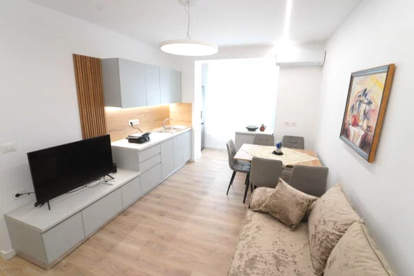 Apartament 1+1 me qera ne Tirane zona Stacioni trenit/Rruga e Dibres/5 Maji/Medreseja