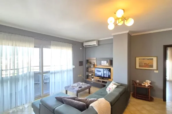 Shtepi me qera 1+1 ne Tirane - 65,000 Leke