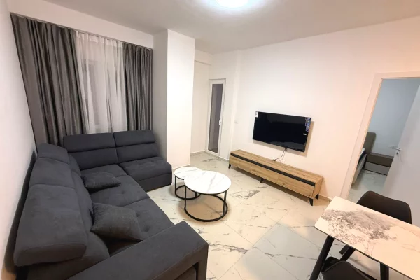 Shtepi me qera 1+1 ne Tirane - 55,000 Leke