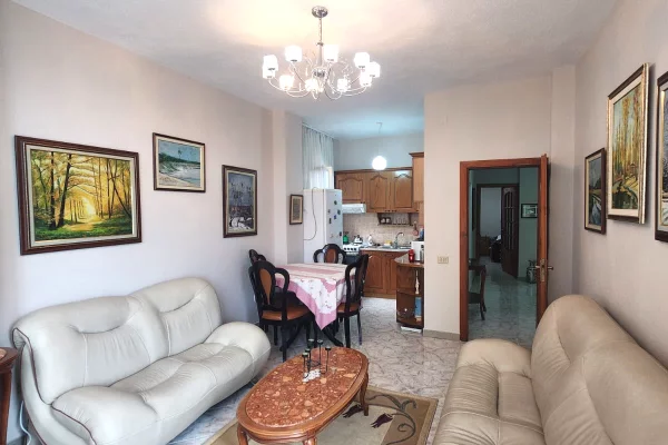 Shtepi me qera 3+1 ne Tirane - 650 Euro