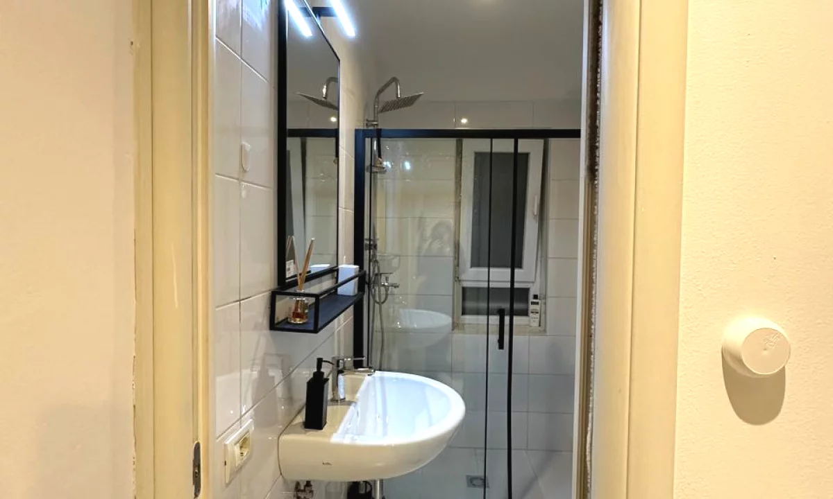 Shtepi me qera Apartament ne Tirane, 1+1, Mobilimi E mobiluar, Pagesa 65,000  Leke.