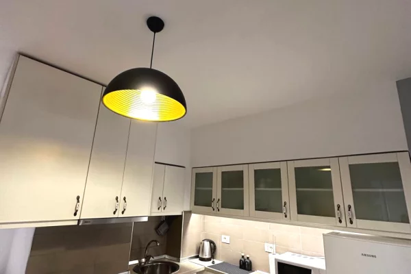 Shtepi me qera Apartament ne Tirane, 1+1, Mobilimi E mobiluar, Pagesa 65,000  Leke.