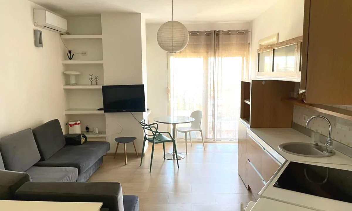 Shtepi me qera Apartament ne Tirane, 1+1, Mobilimi E mobiluar, Pagesa 60,000  Leke.