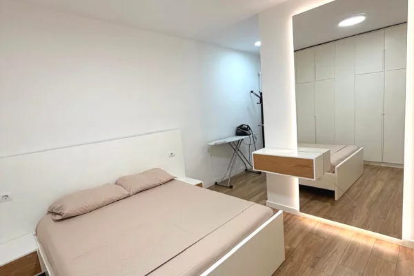 Shtepi me qera Apartament ne Tirane, 2+1, Mobilimi E mobiluar, Pagesa 60,000  Leke.