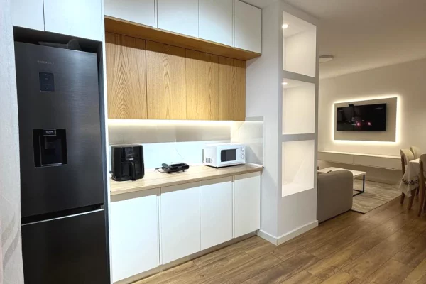 Shtepi me qera 2+1 ne Tirane - 60,000 Leke