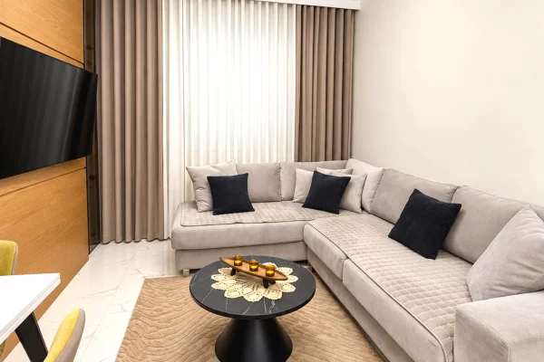 Shtepi me qera Apartament ne Tirane, 2+1, Mobilimi E mobiluar, Pagesa 65,000  Leke.