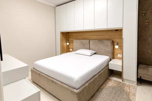 Shtepi me qera Apartament ne Tirane, 2+1, Mobilimi E mobiluar, Pagesa 65,000  Leke.